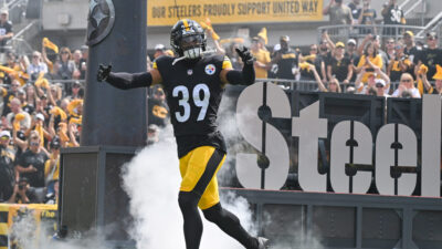 Pittsburgh Steelers defender Minkah Fitzpatrick acknowledges the crowd.