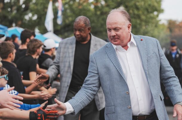 Mark Stoops will have to replace Vince Marrow after his stunning exit to Louisville.