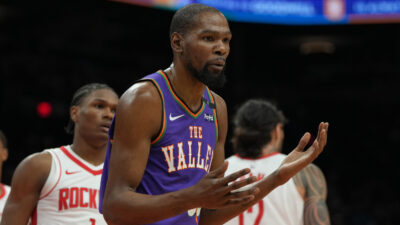 Kevin Durant in a game against the Houston Rockets.