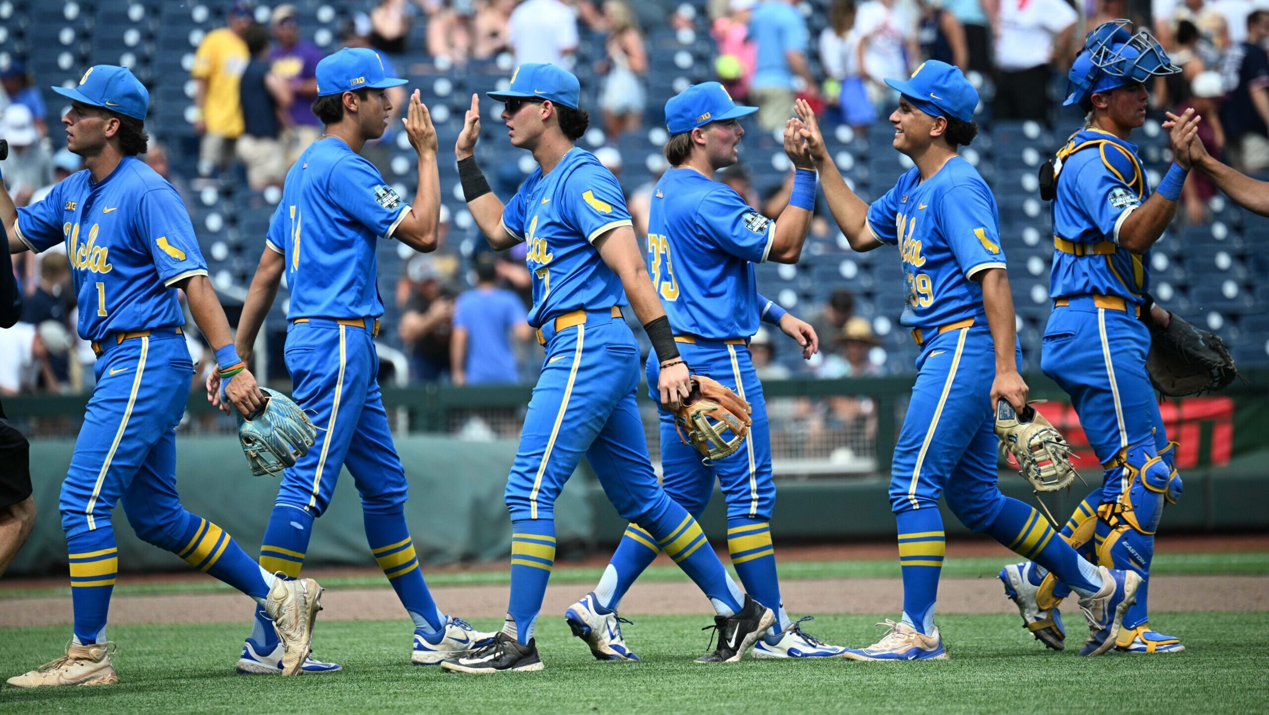 UCLA holds off late Murray State rally at College World Series