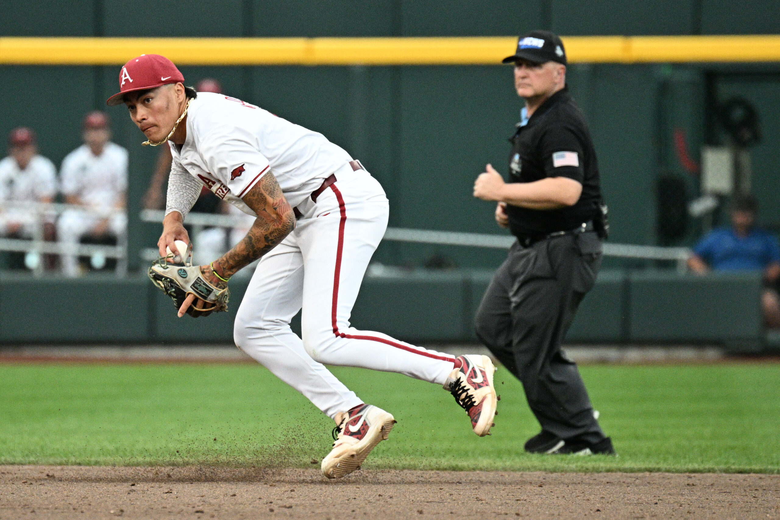 Arkansas star Wehiwa Aloy wins 2025 Golden Spikes Award