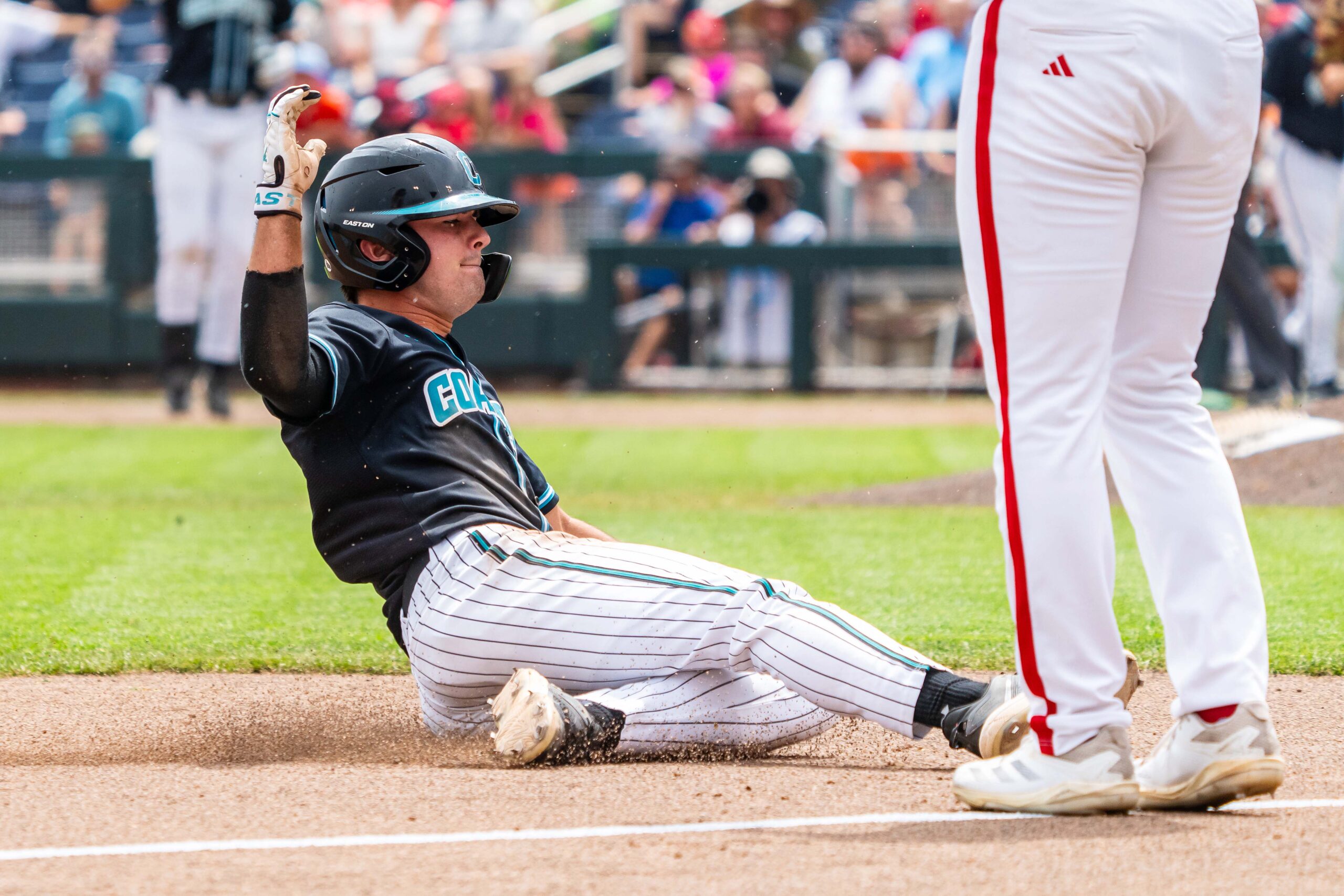 Coastal Carolina clobbers Louisville to reach CWS Finals, will face SEC team