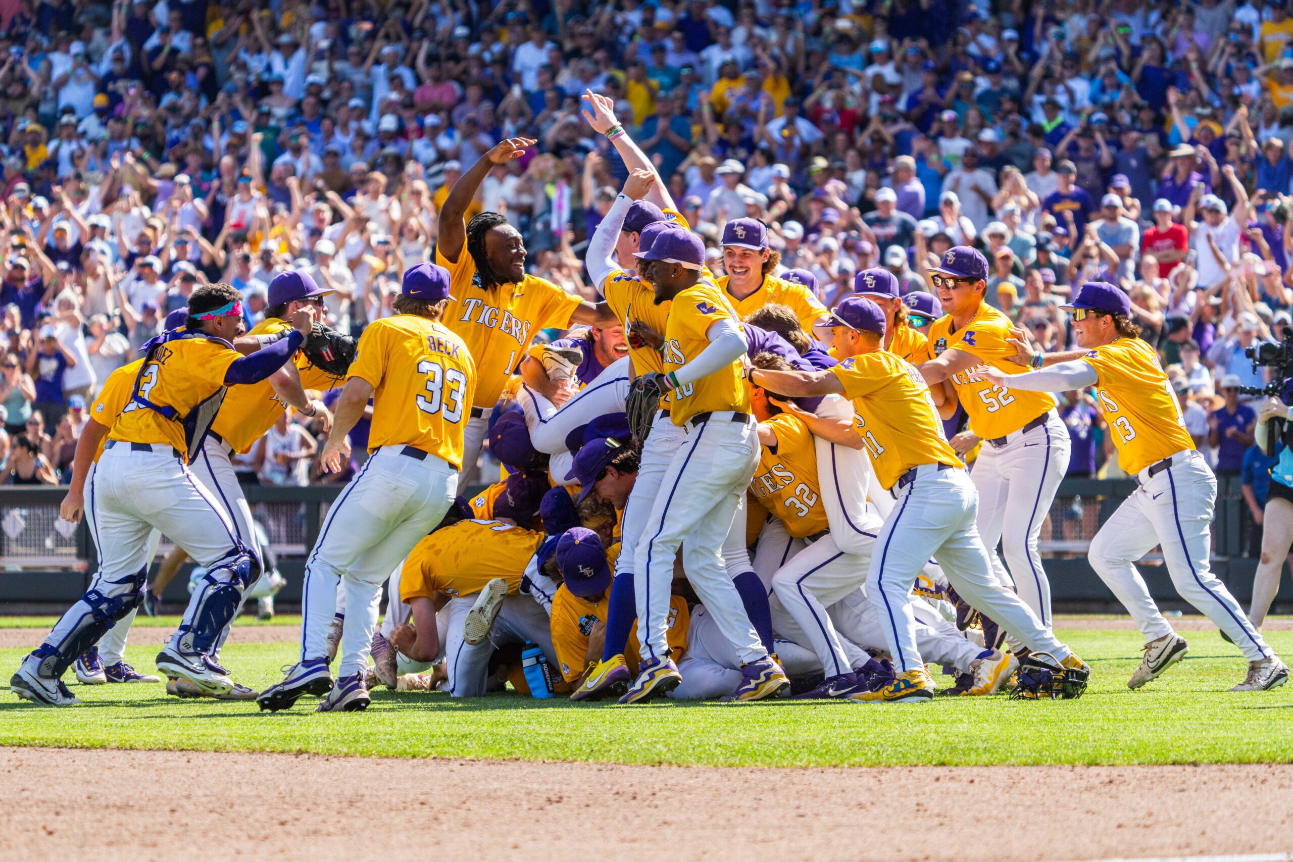 SEC makes college baseball history with 6th straight national championship