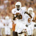 Vince Young runs the ball against USC.
