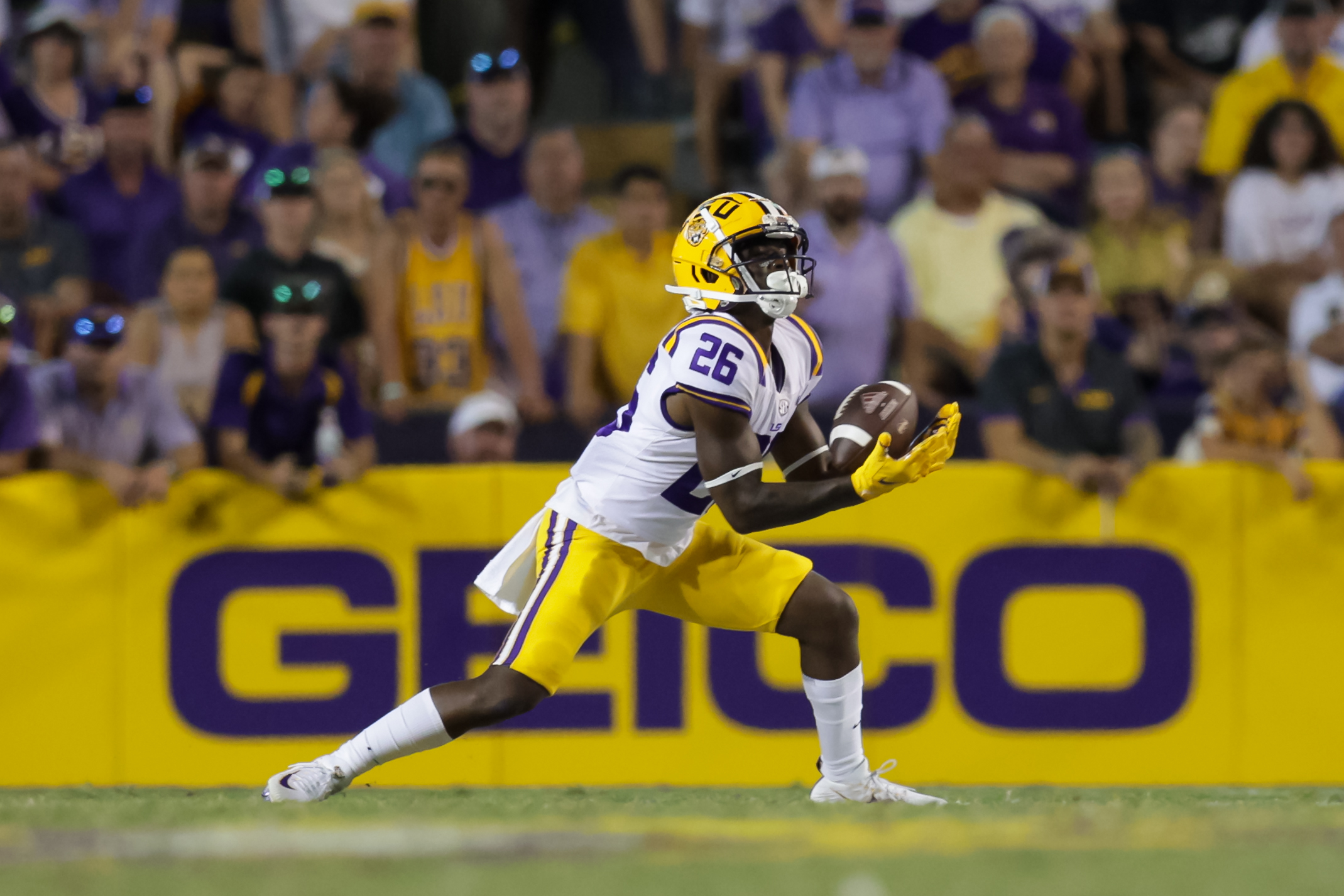 Former LSU DB re-enters transfer portal ahead of 2025 season