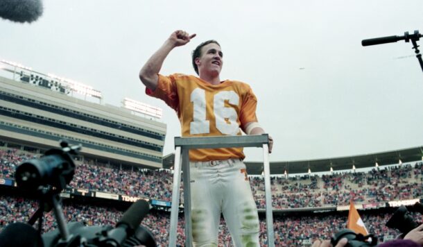 Peyton Manning celebrates a Tennessee victory.