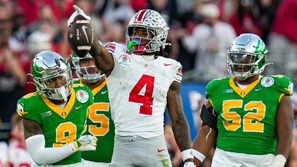 Ohio State's Jeremiah Smith celebrates a catch vs. Oregon.
