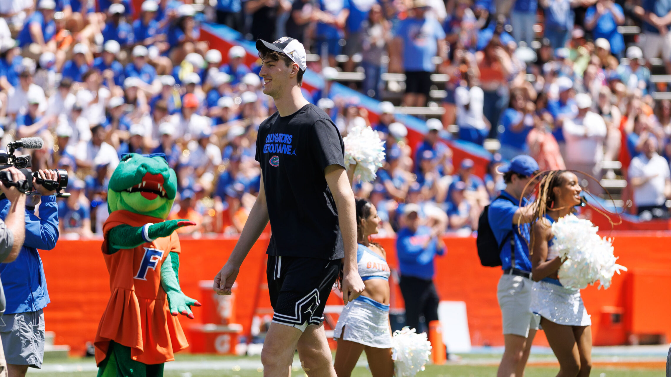 Florida tested out 7-foot-9 basketball player on special teams