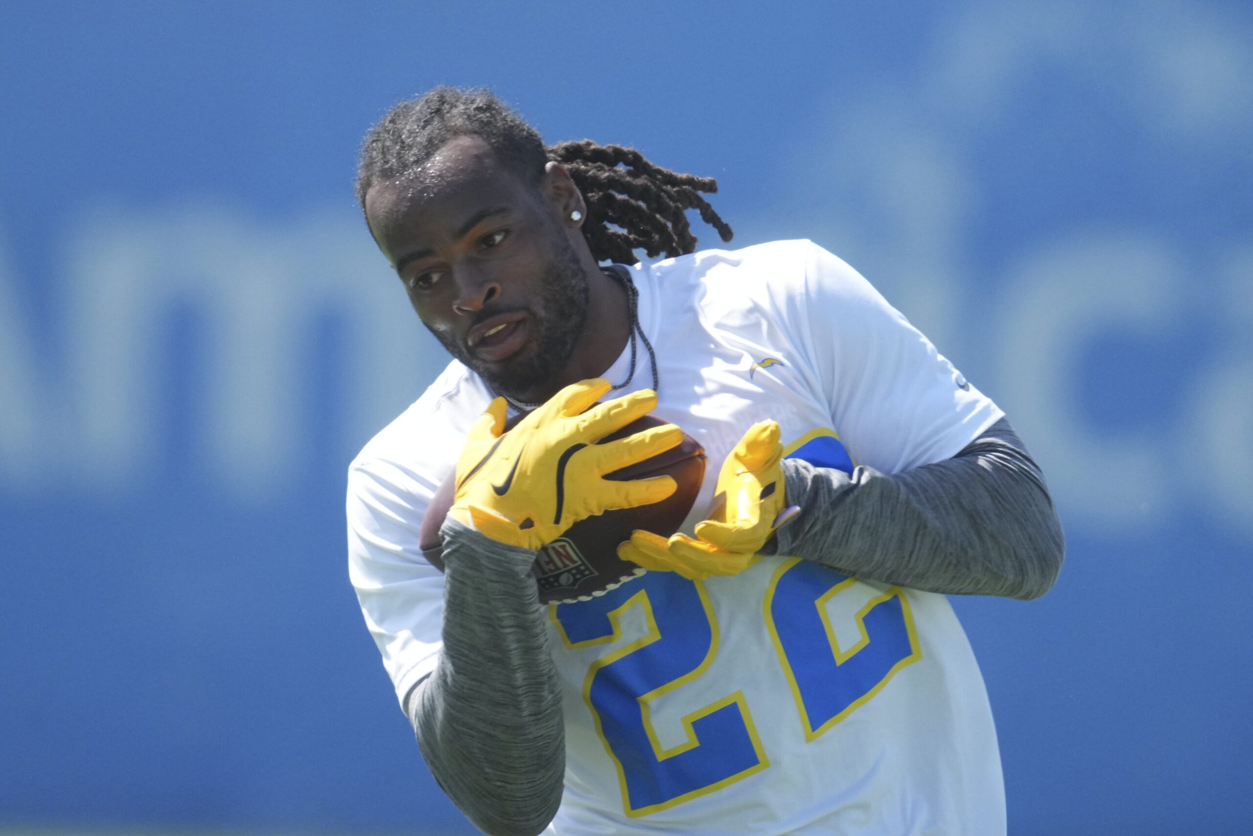Former Alabama running back Najee Harris sustains eye injury during ‘fireworks mishap’