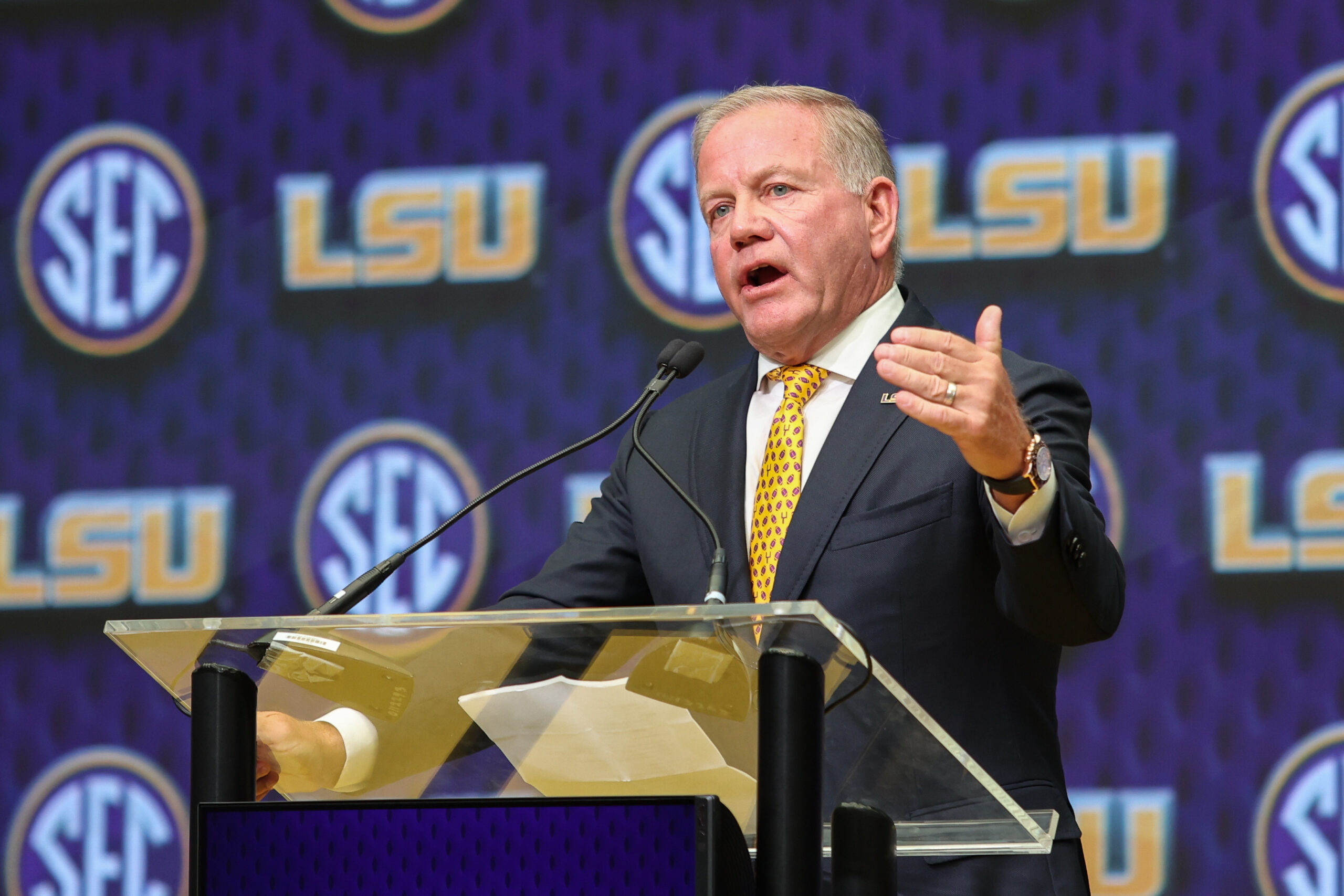 Brian Kelly reveals LSU&rsquo;s starting left tackle, breaks down competition along O-line
