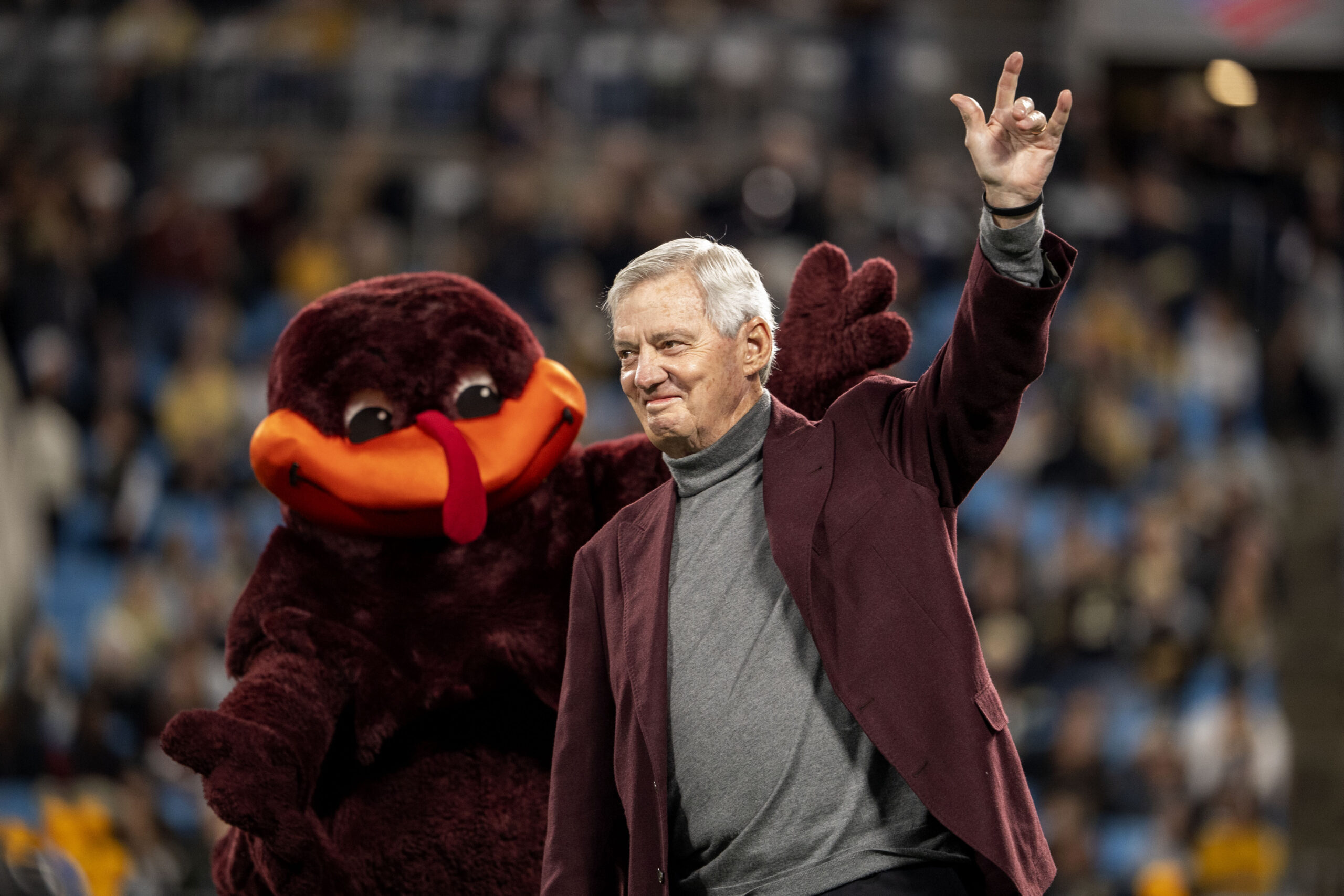 LaNorris Sellers gives game ball to Frank Beamer after South Carolina&rsquo;s win over Virginia Tech