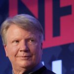 Broadcaster Phil Simms.