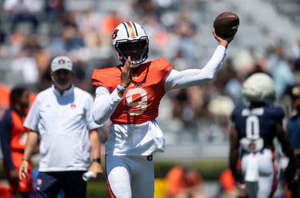 Auburn quarterback Deuce Knight.