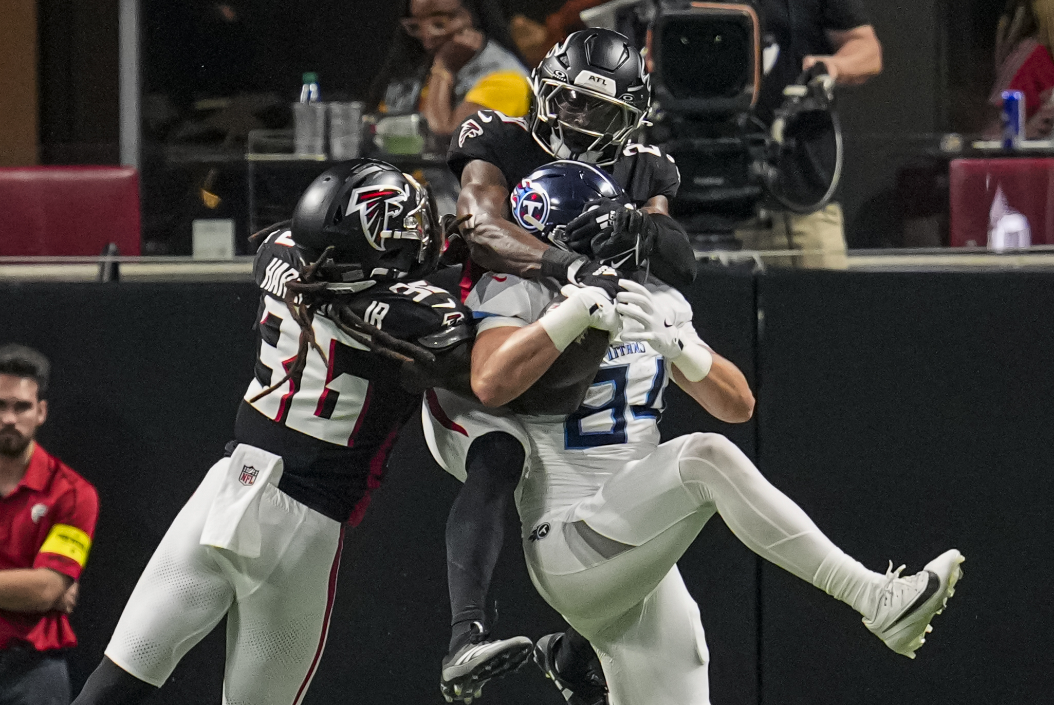 Gunnar Helm makes insane catch for first preseason NFL score