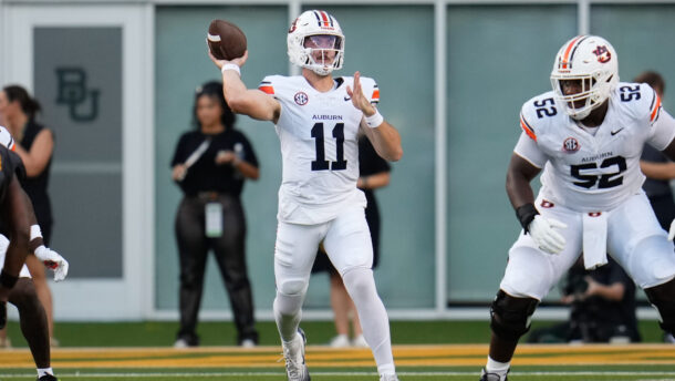 Auburn quarterback Jackson Arnold