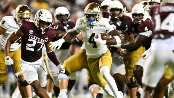 Jeremiyah Love runs the ball vs. Texas A&M.