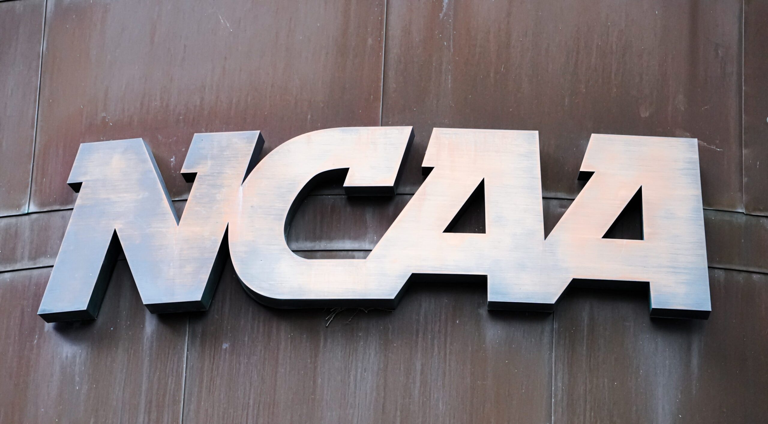 NCAA decides to eliminate spring football transfer portal window, per report
