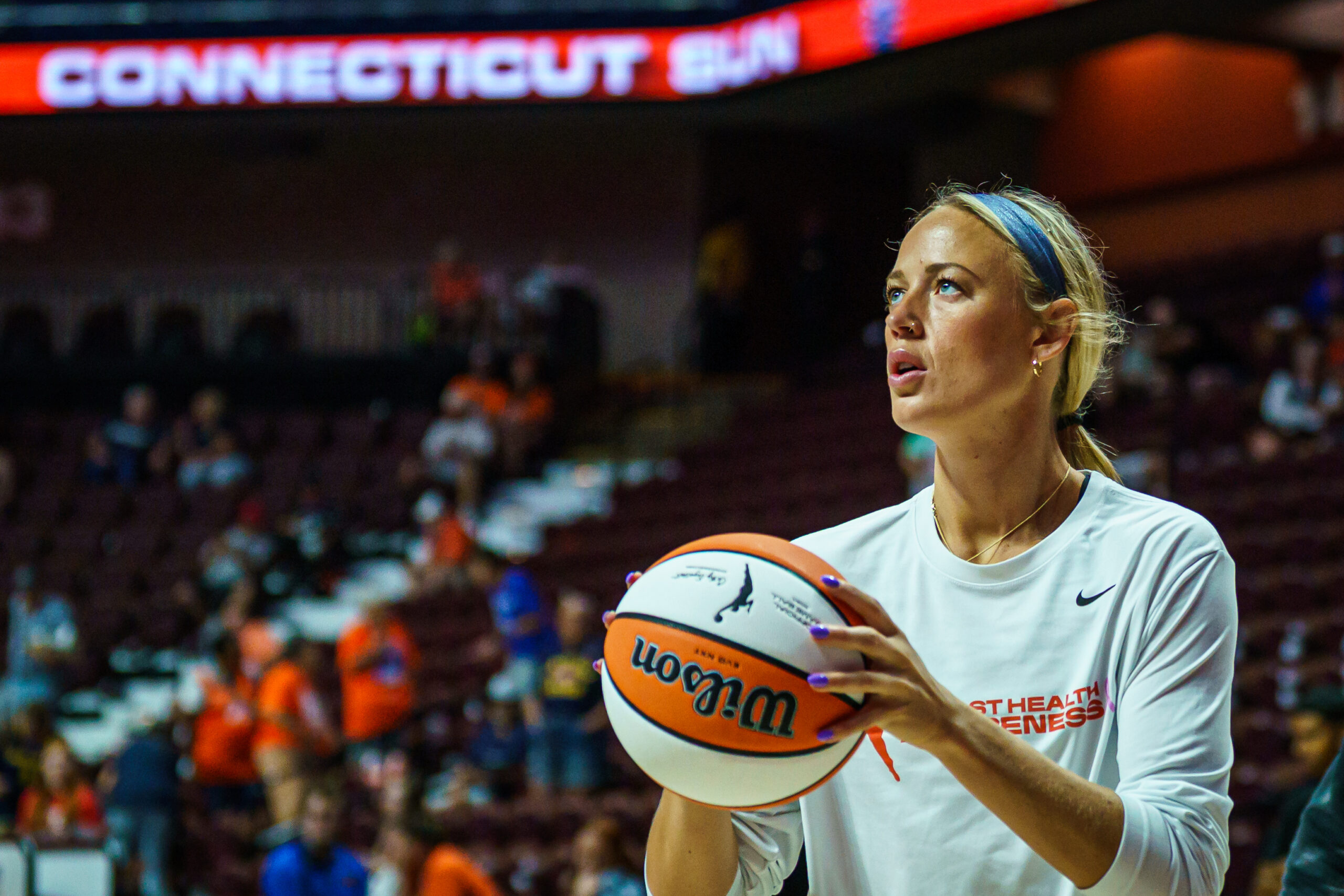 Sophie Cunningham offers signed jersey to Mizzou fan from kick story