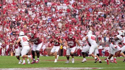 Oklahoma football plays vs. Illinois State.
