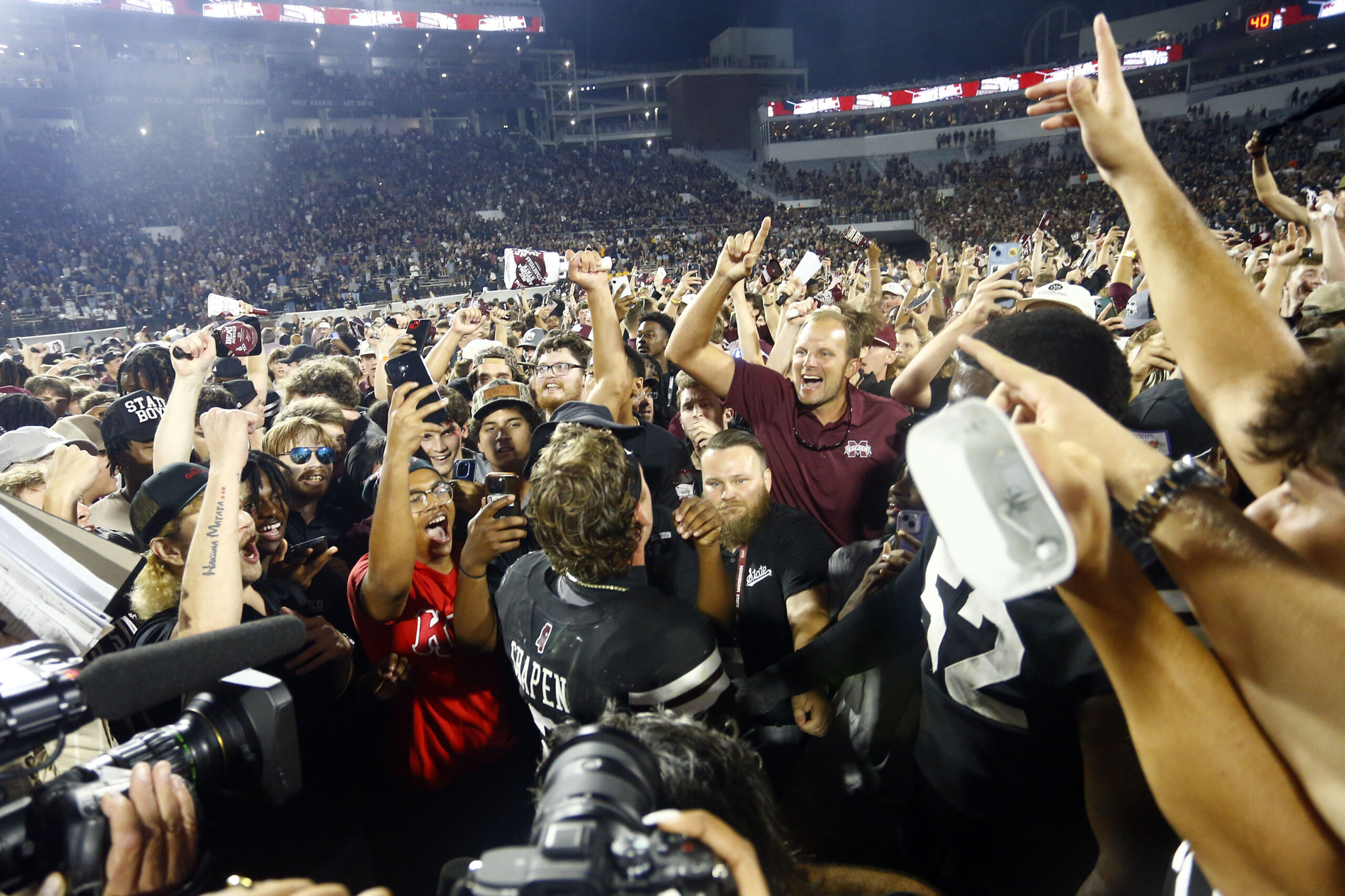 SEC fines Mississippi State for rushing the field after Arizona State game