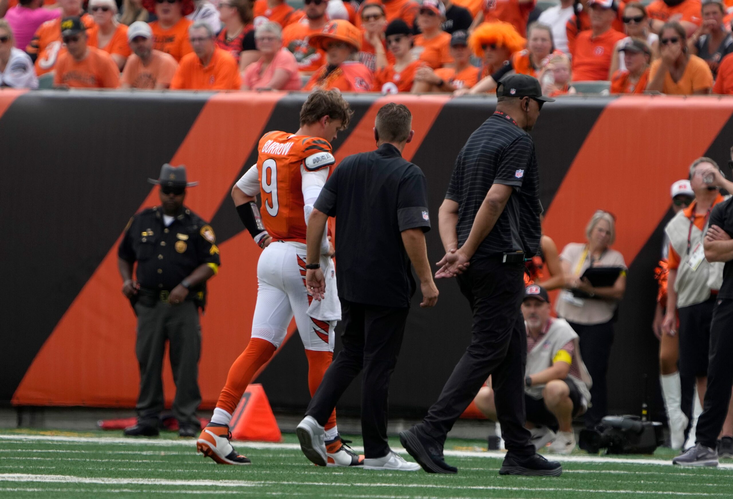 Joe Burrow injury: Bengals QB exits Week 2 game vs. Jaguars