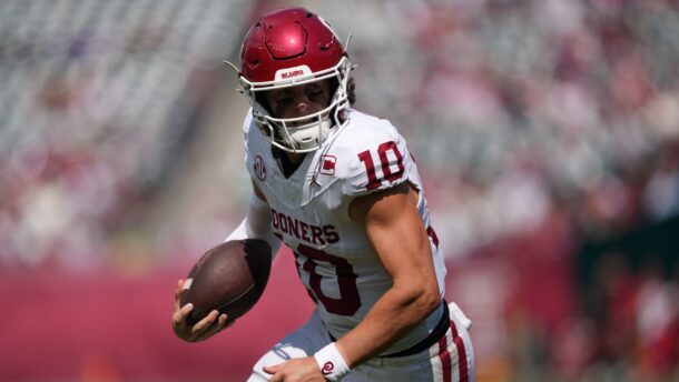 Oklahoma quarterback John Mateer.