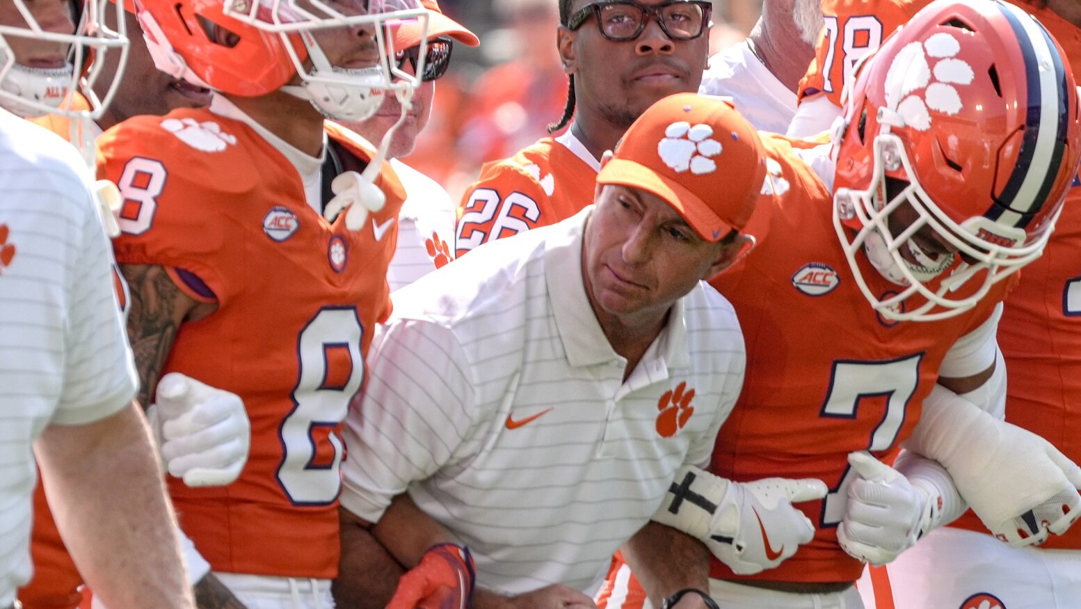 Abysmal first-half showing vs. Syracuse has Clemson fans turning on Dabo Swinney