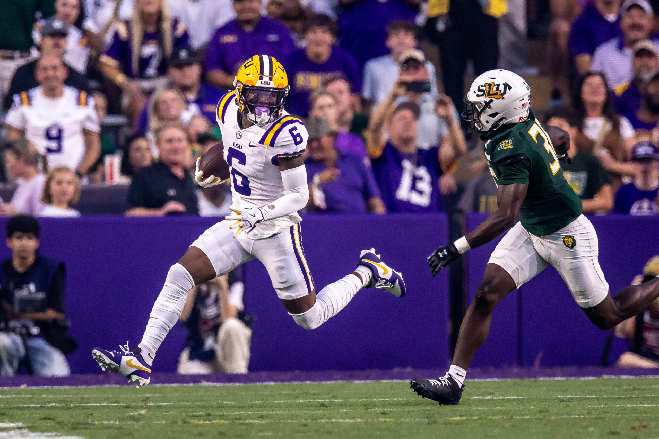 Barion Brown makes acrobatic catch for first LSU touchdown