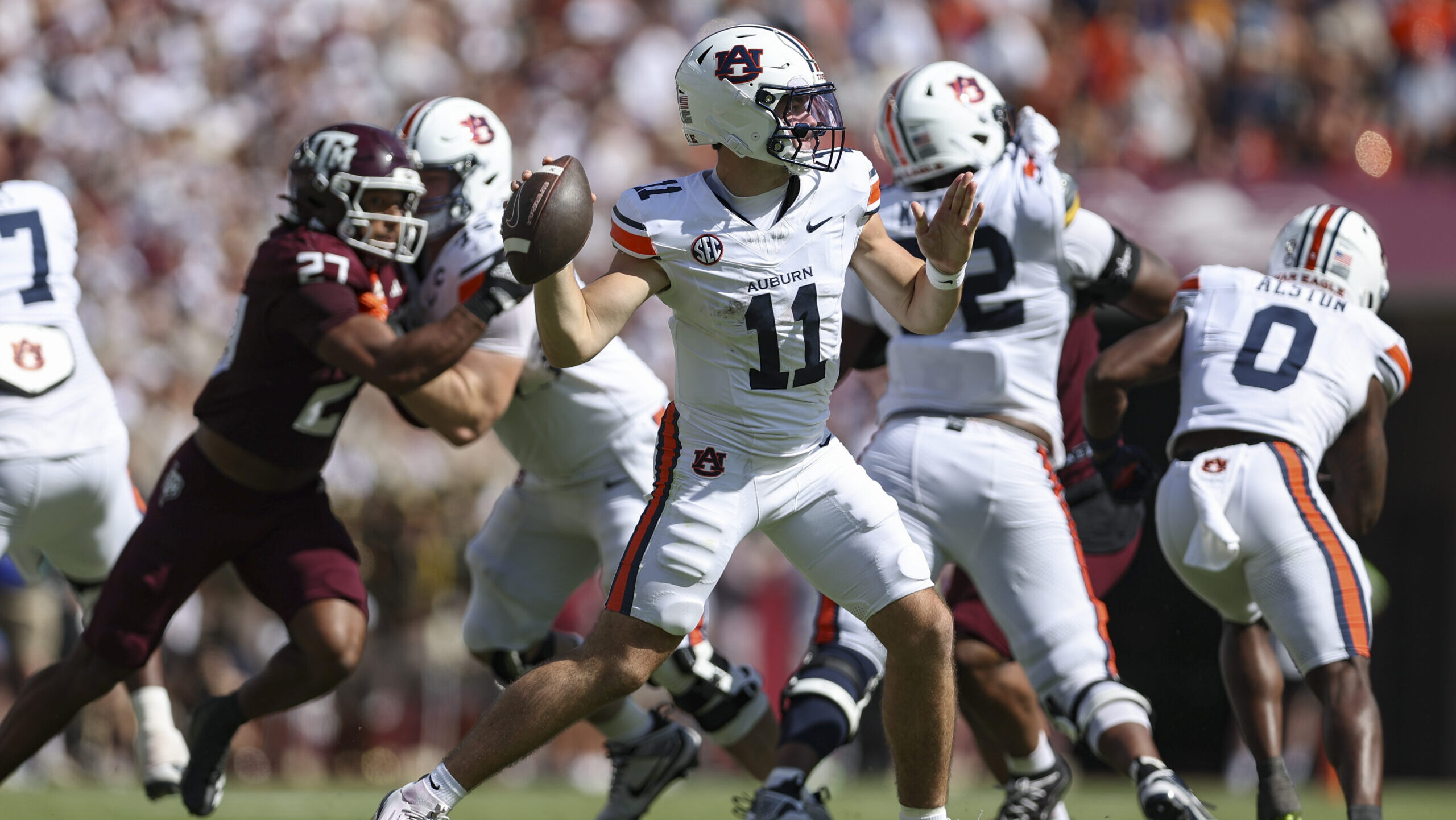 Bench Jackson Arnold? Auburn fans asking for change amid struggles vs. Texas A&M