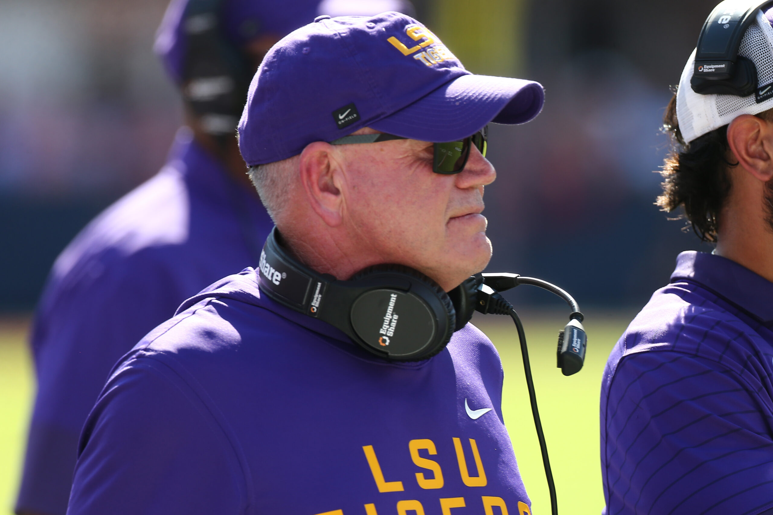 Brian Kelly reveals LSU LB Whit Weeks is battling new injury