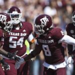 Le'Veon Moss celebrates a big play.