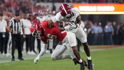 Ryan Williams catches a pass.