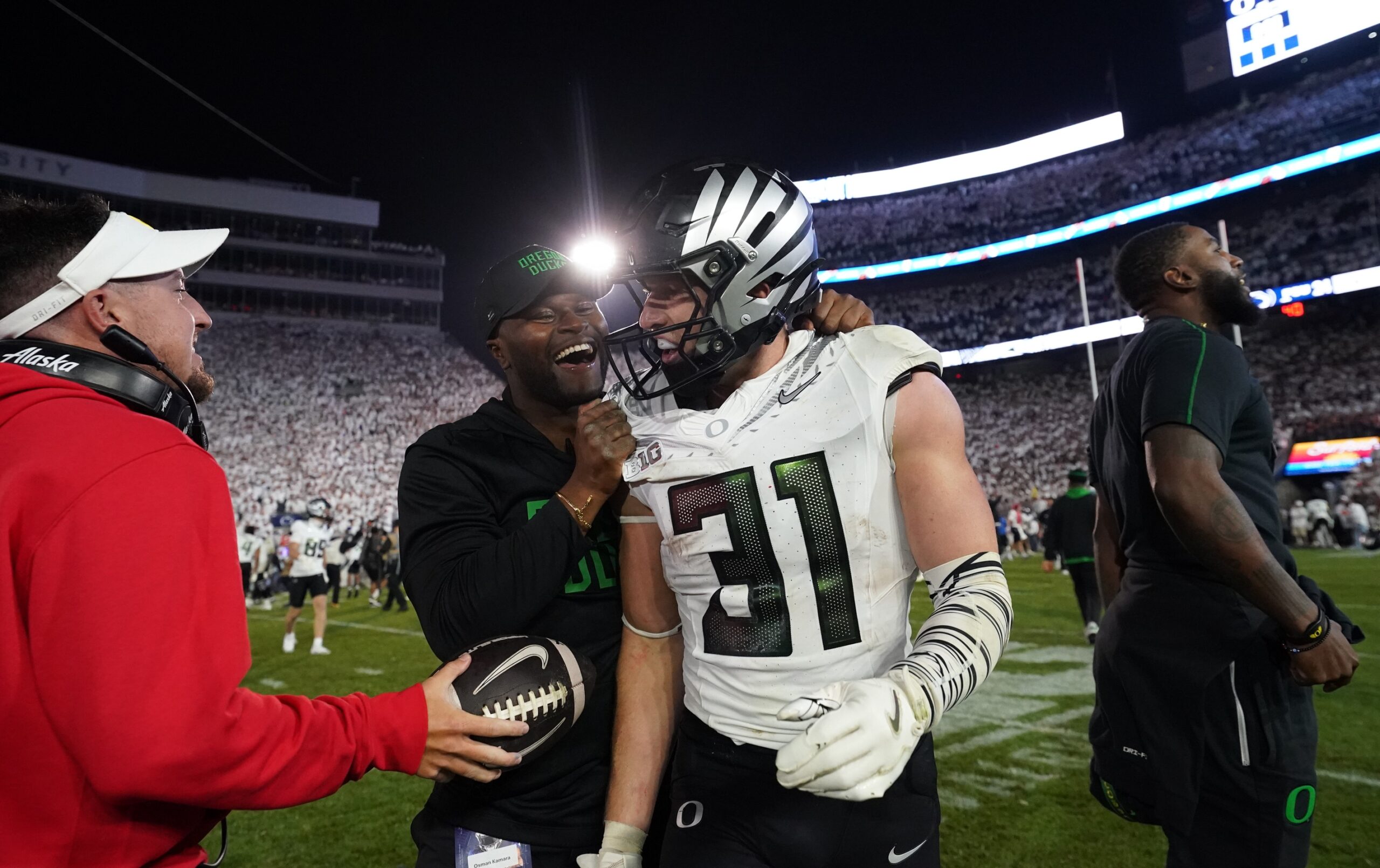 Oregon picks off Penn State in 2OT to win top-6 showdown