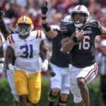 LaNorris Sellers runs the ball vs. LSU.