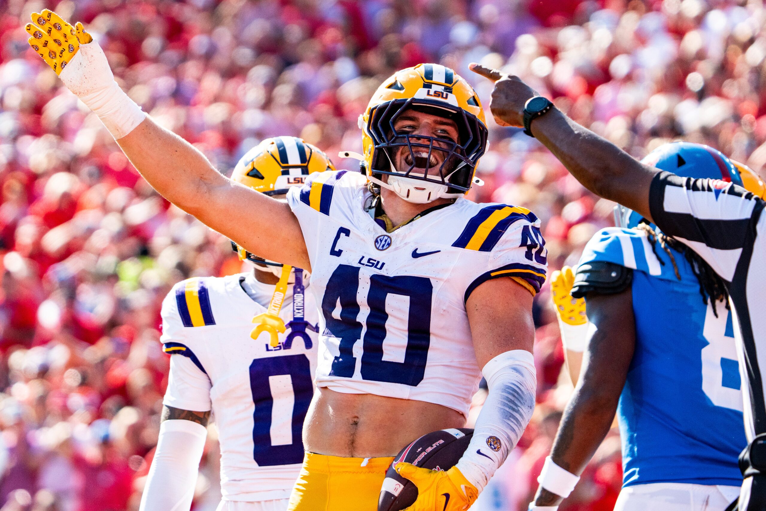 Whit Weeks injury: CFB insider reveals final status for star LSU LB against Vanderbilt
