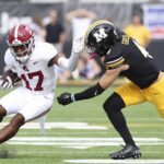 Lotzeir Brooks catches a pass against Mizzou.