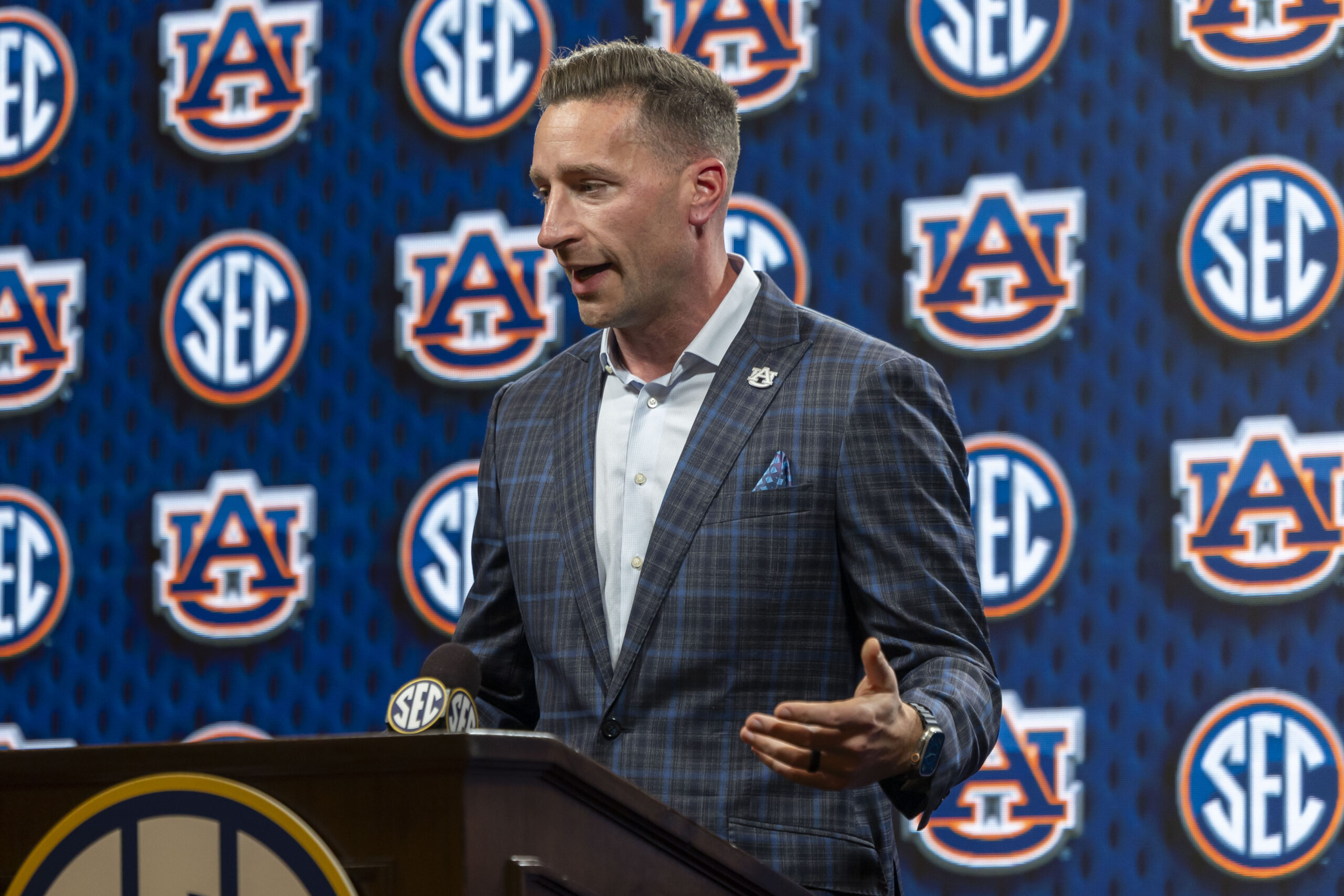 Auburn basketball makes fashion statement with new Nike uniforms at SEC Basketball Tipoff