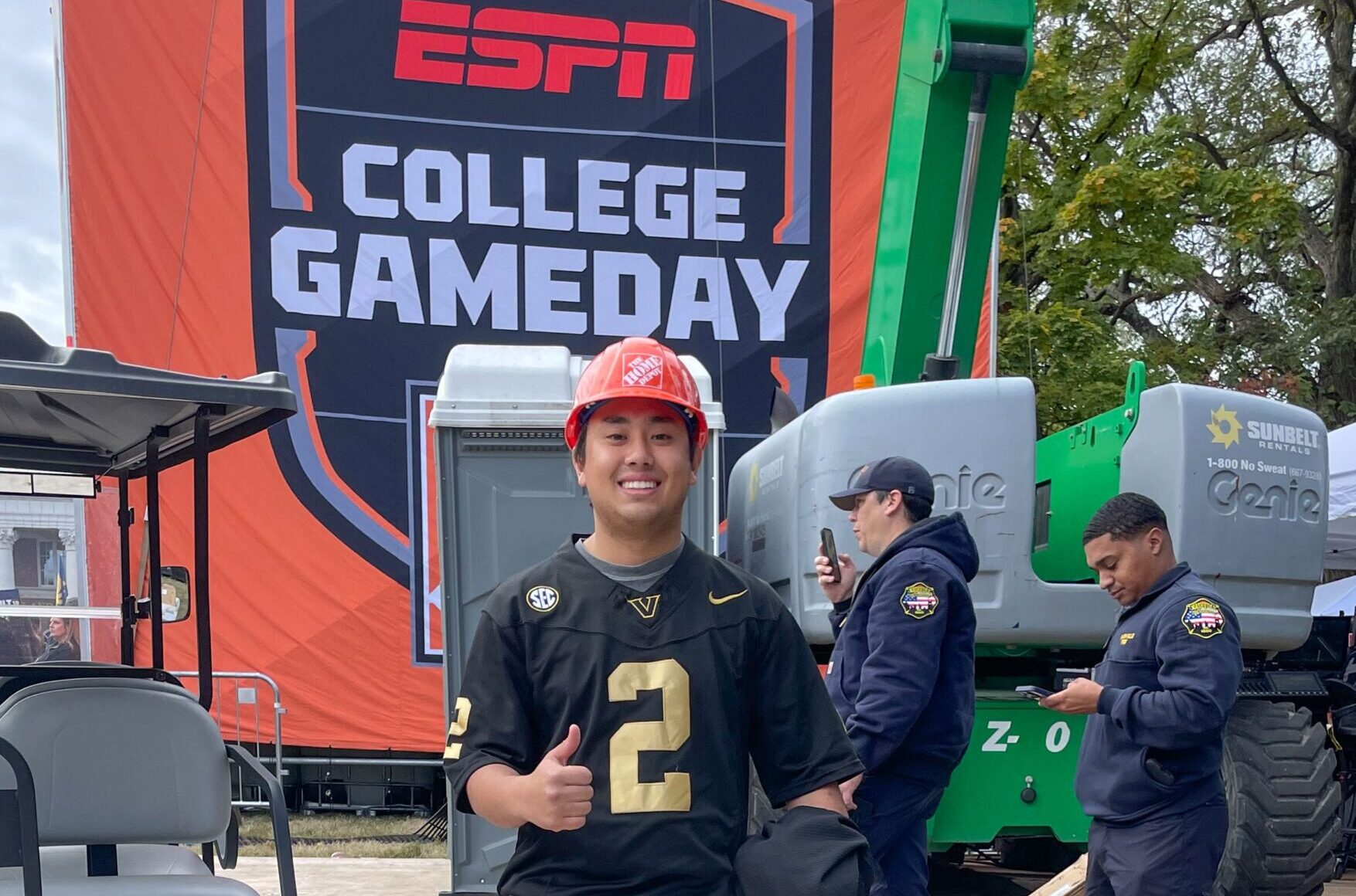 Vanderbilt student absolutely nukes College GameDay kick for $750,000 Vanderbilt student absolutely nukes College GameDay kick for $750,000