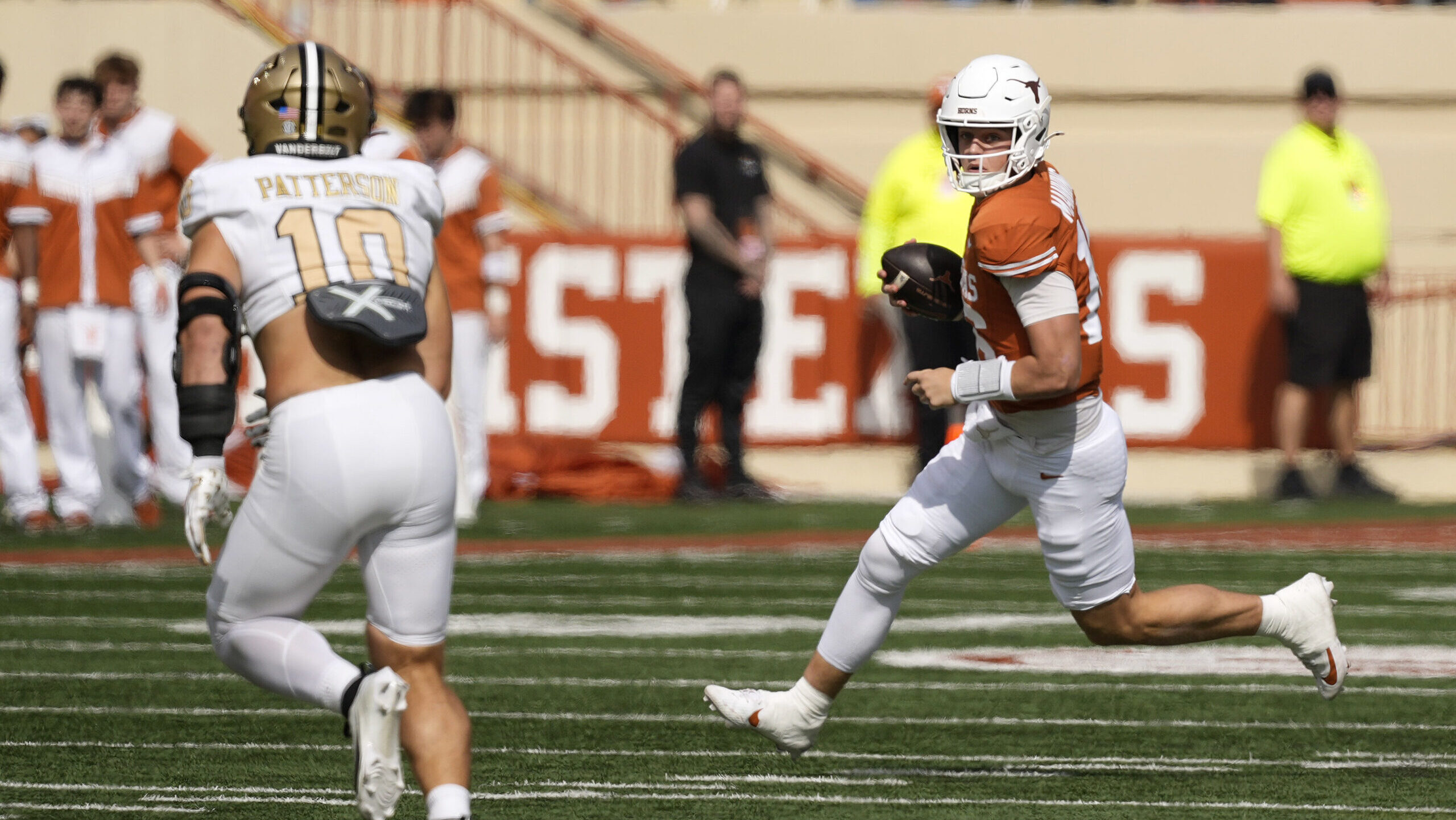 3 reasons why Texas is finally living up to preseason hype
