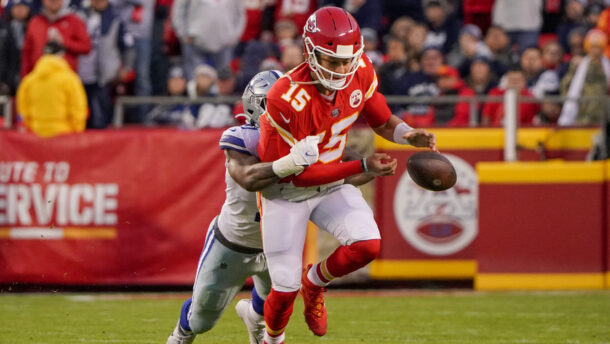 Patrick Mahomes plays for the Chiefs in a game against the Cowboys.