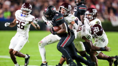 Texas A&M and South Carolina play football.