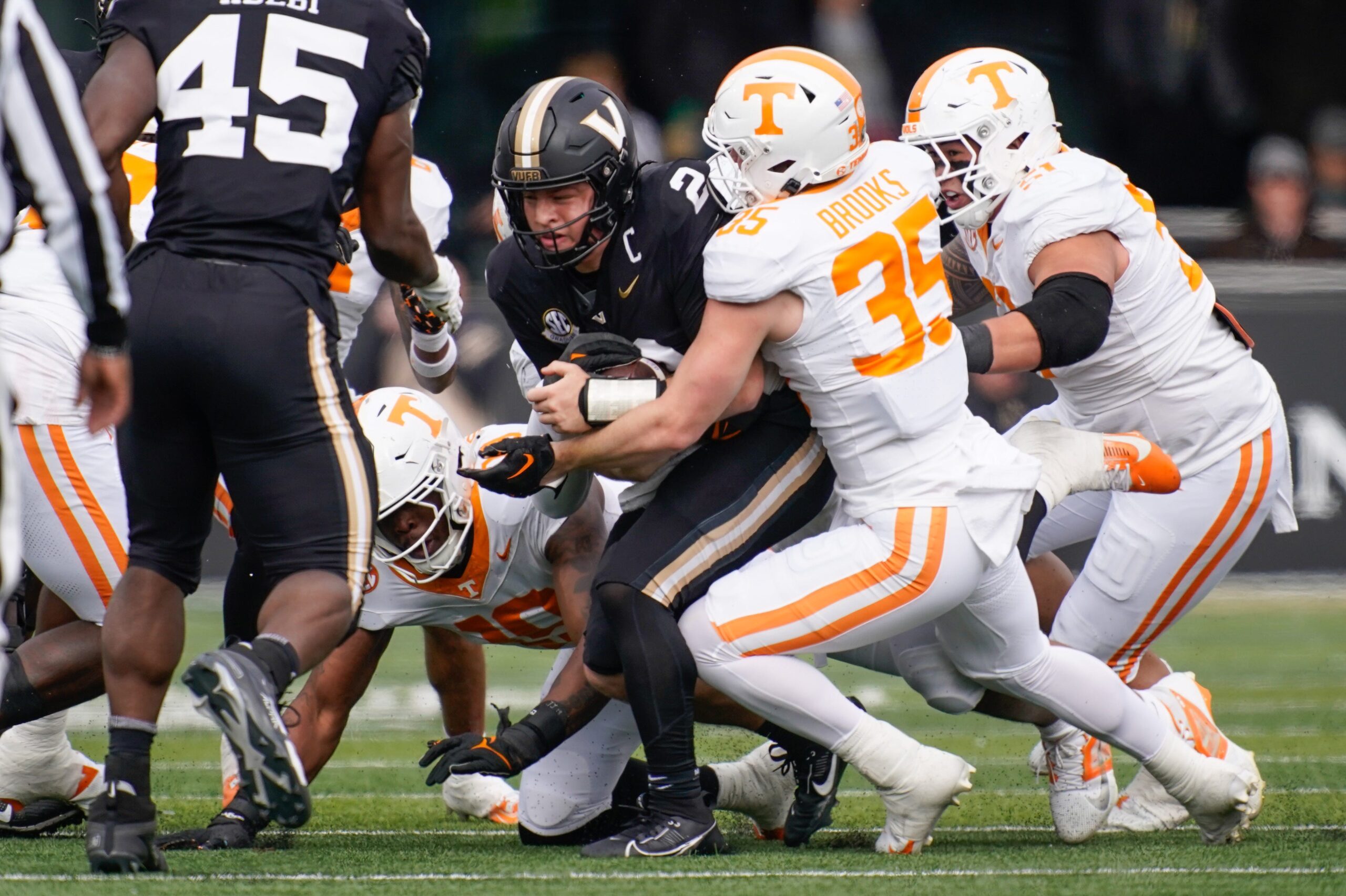 Tennessee names captains for Week 14 rivalry showdown against Vanderbilt