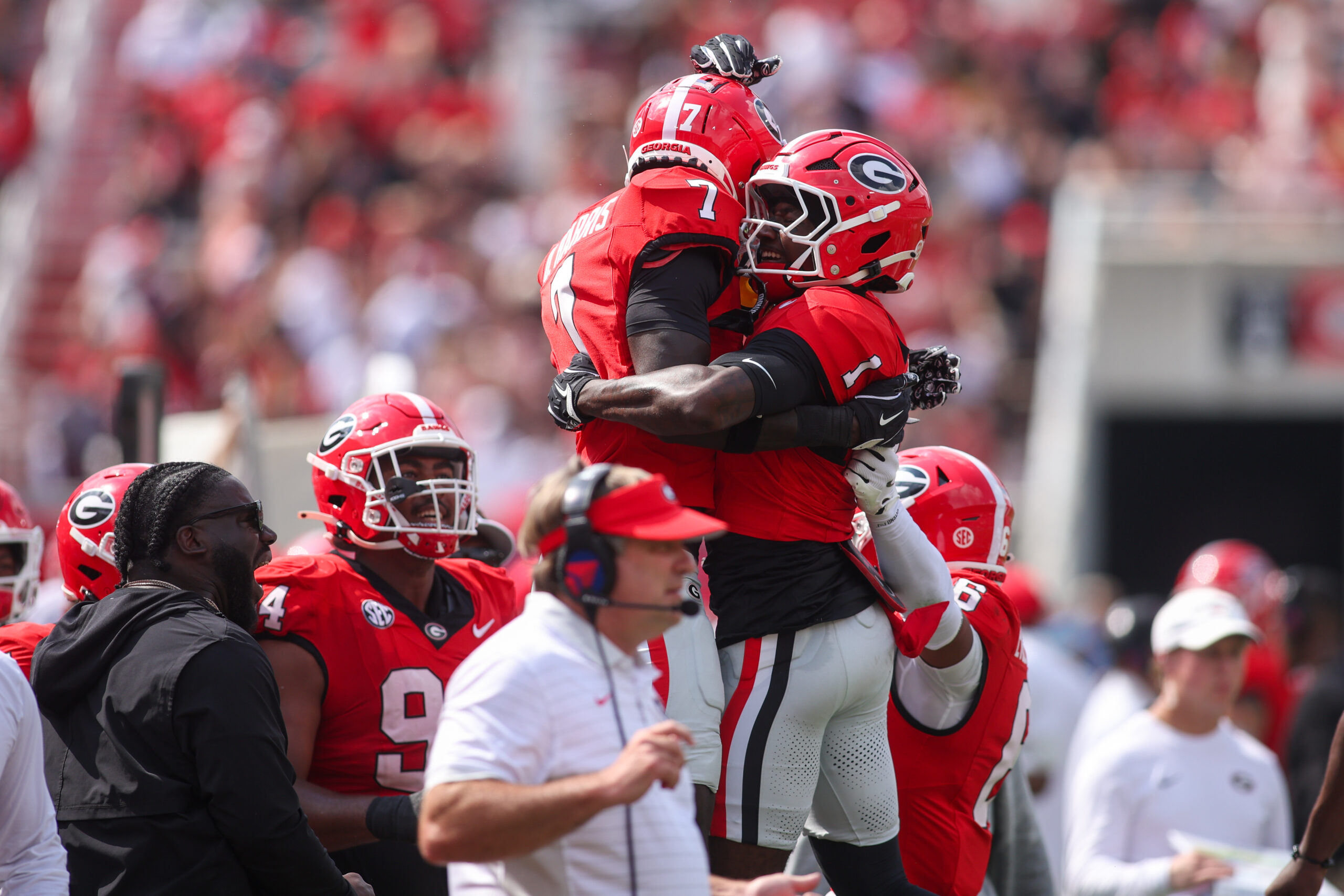 Georgia&rsquo;s Ellis Robinson IV comes up with acrobatic interception vs. Charlotte