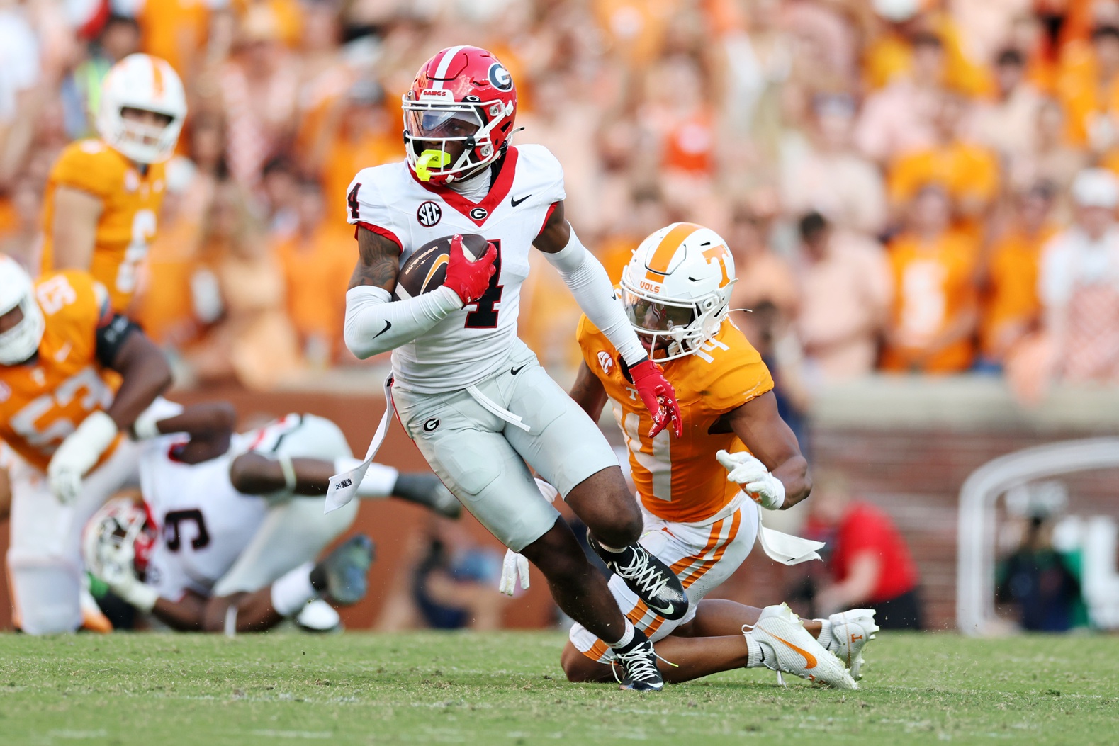 Georgia star safety KJ Bolden ejected for targeting in 1st half vs. Florida