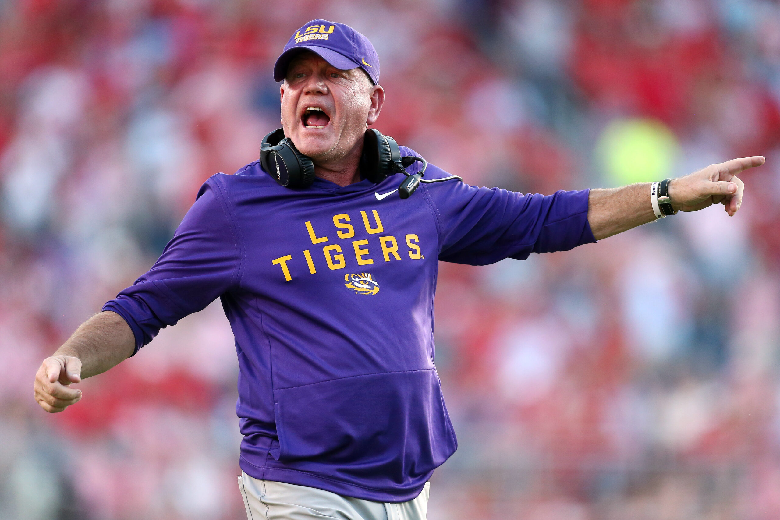 Brian Kelly at odds with LSU over buyout, reportedly sets deadline