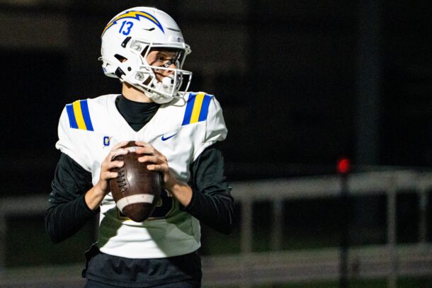 Knox Kiffin plays in a high school game.