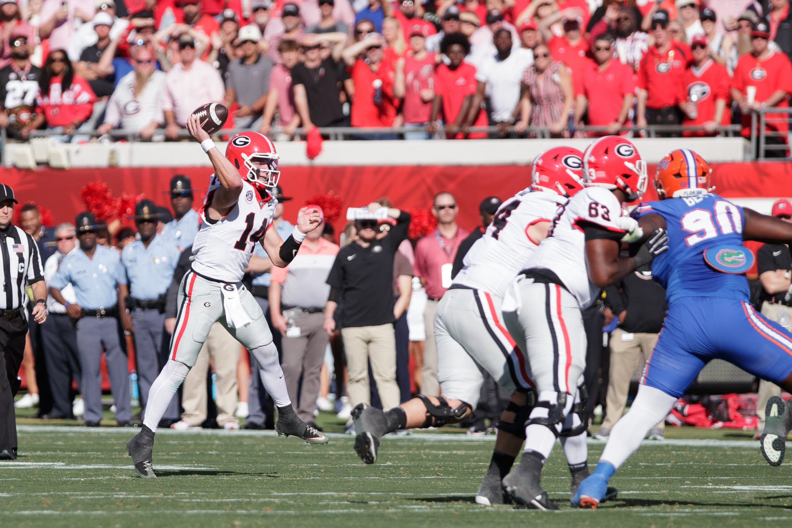 Georgia benefits from controversial replay decision on potential fumble vs. Florida