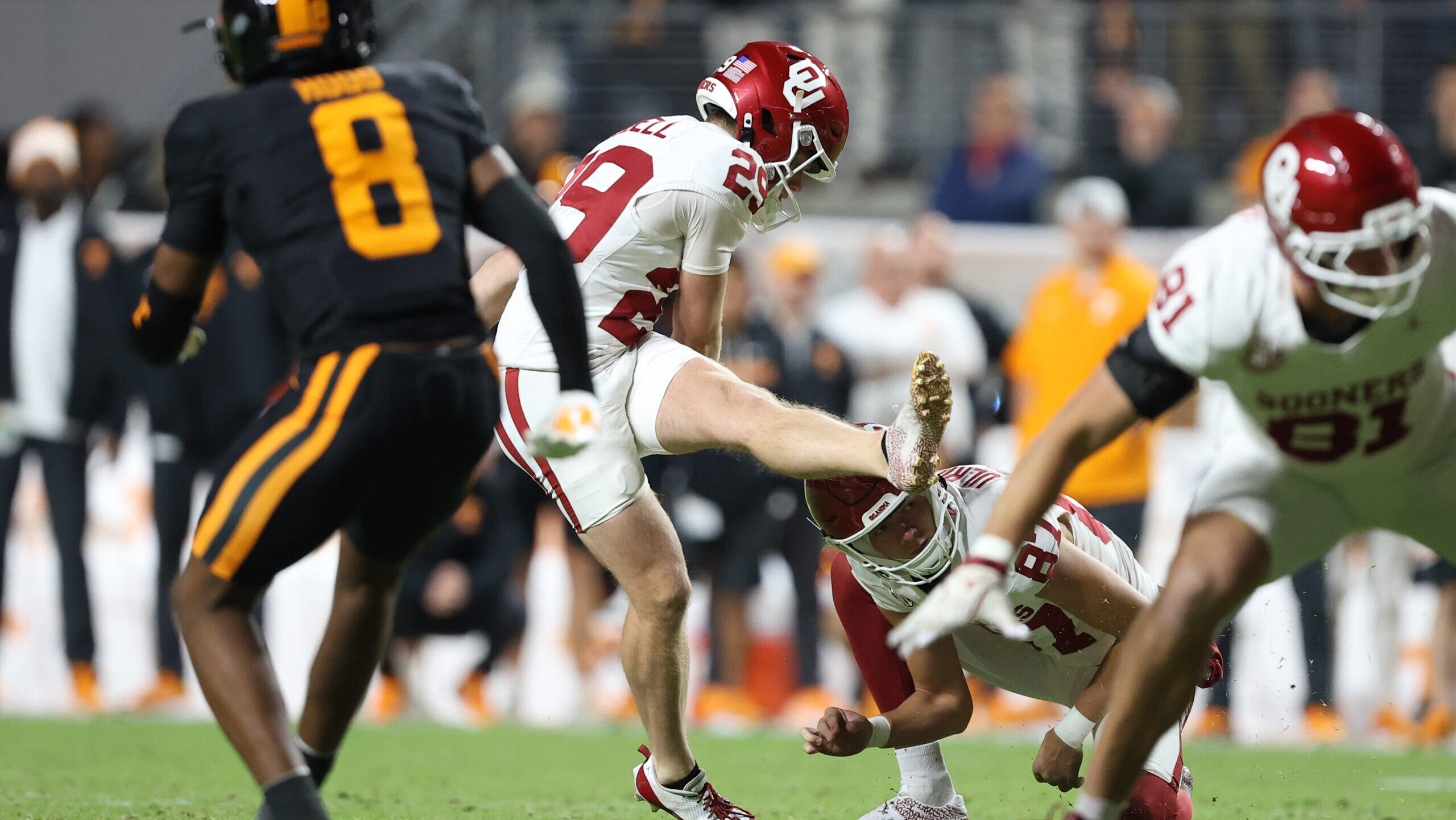 Kirk Herbstreit calls out Oklahoma kicker for wearing short shorts vs. Tennessee