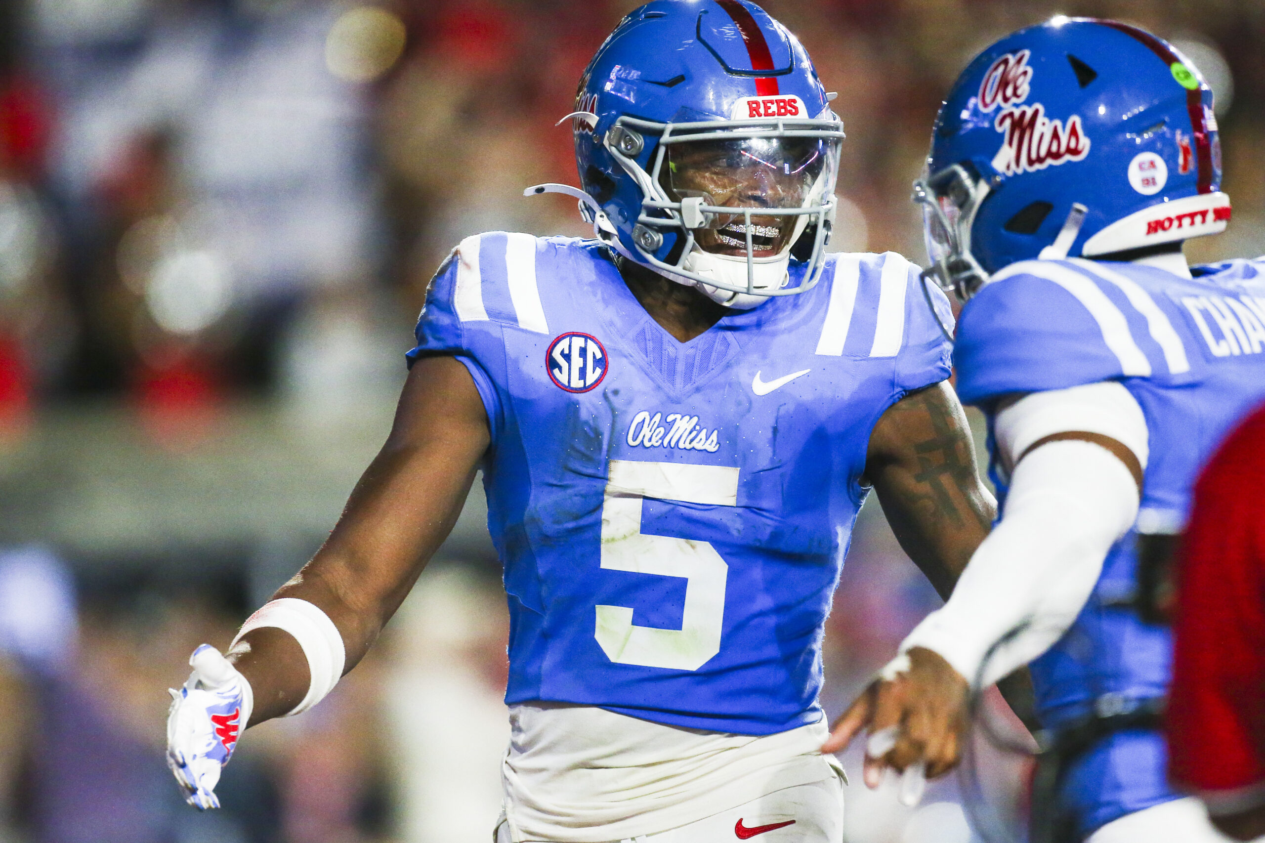 Kewan Lacy gives Ole Miss late lead with another TD run vs. Florida
