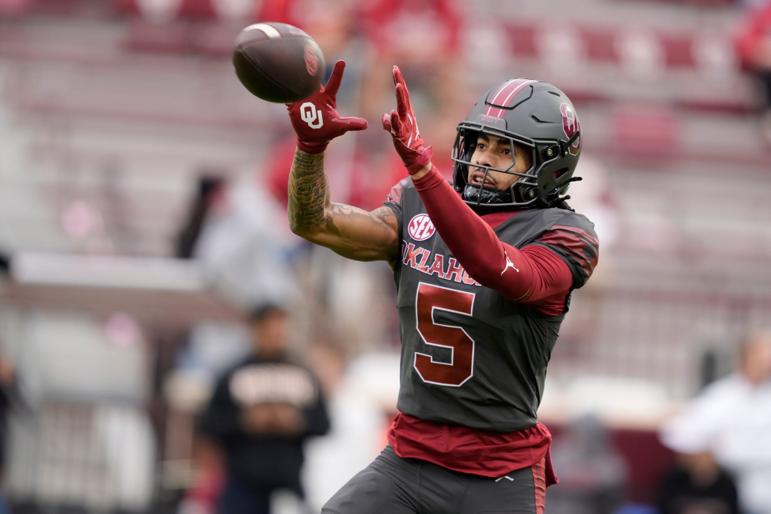 Fans decry Oklahoma for &lsquo;gross&rsquo; uniform choice against Mizzou